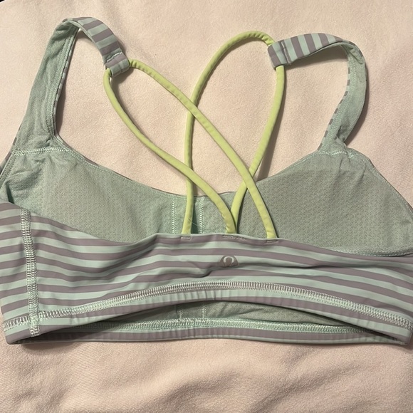 Lululemon Free to Be Sports Bra, Size 6 - Picture 2 of 2